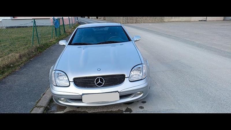 Gebraucht Mercedes SLK230 197 PS (144 kW) 2002 Silber Cabrio