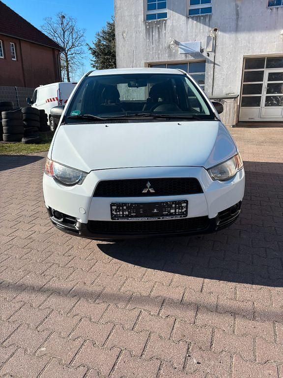 Gebraucht Mitsubishi Colt Edition 95 PS (69 kW) 2010 Weiß Kleinwagen