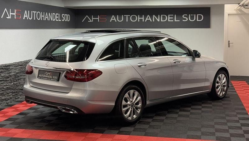 Second-hand Mercedes C200 Exclusive 184 CP (135 kW) 2018 Argintiu Berlinǎ