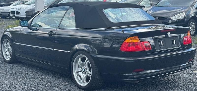 Gebraucht BMW 320 Cabriolet Sport Line 170 PS (125 kW) 2001 Schwarz Cabrio