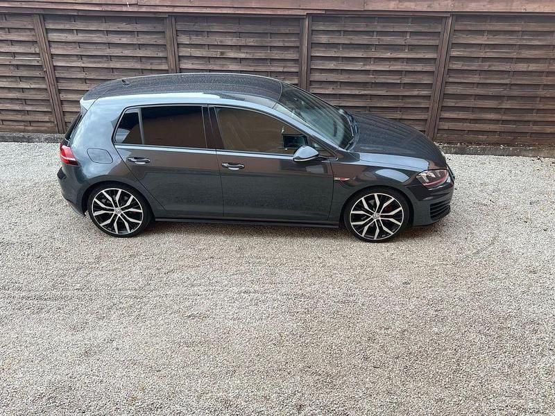 Grau Gebraucht 2016 VW Golf VII GTI Limousine | 16.300 € (Guter Preis) - Bild 1/4