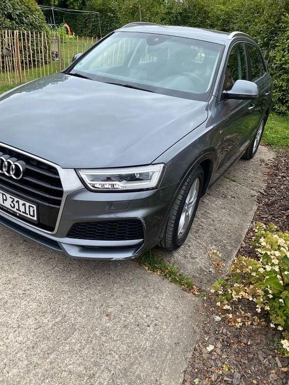 Grau Gebraucht 2018 Audi Q3 Performance SUV | 18.000 € (Fairer Preis) - Bild 1/4