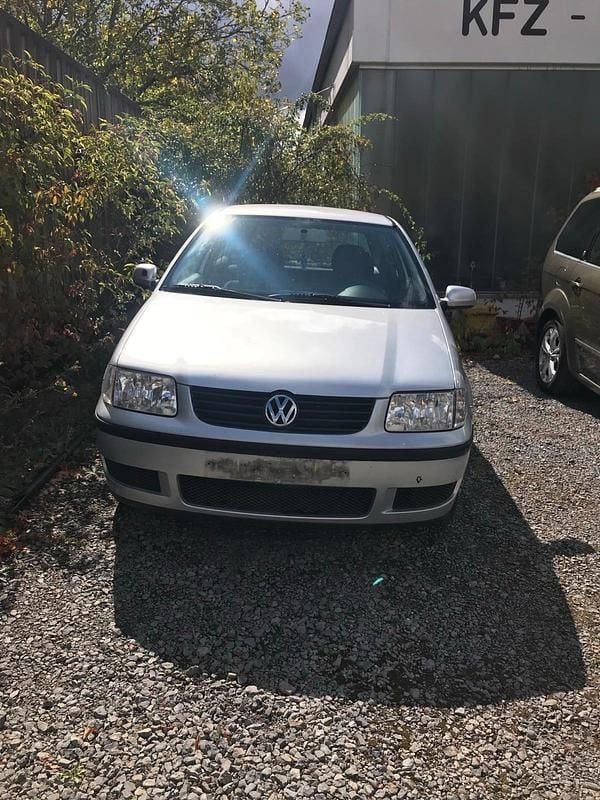 Silber Gebraucht 2001 VW Polo Kleinwagen | 550 € (Superpreis) - Bild 1/4
