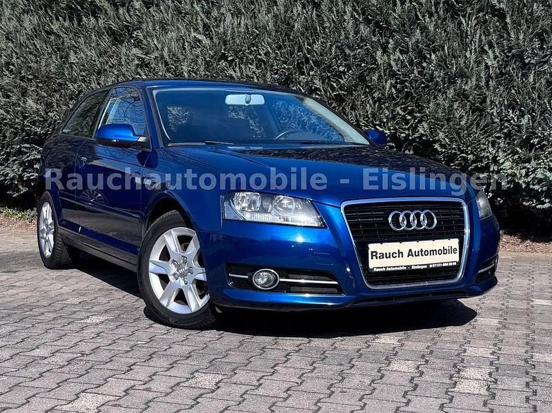 Gebraucht Audi A3 Attraction 105 PS (77 kW) 2011 Blau Kleinwagen