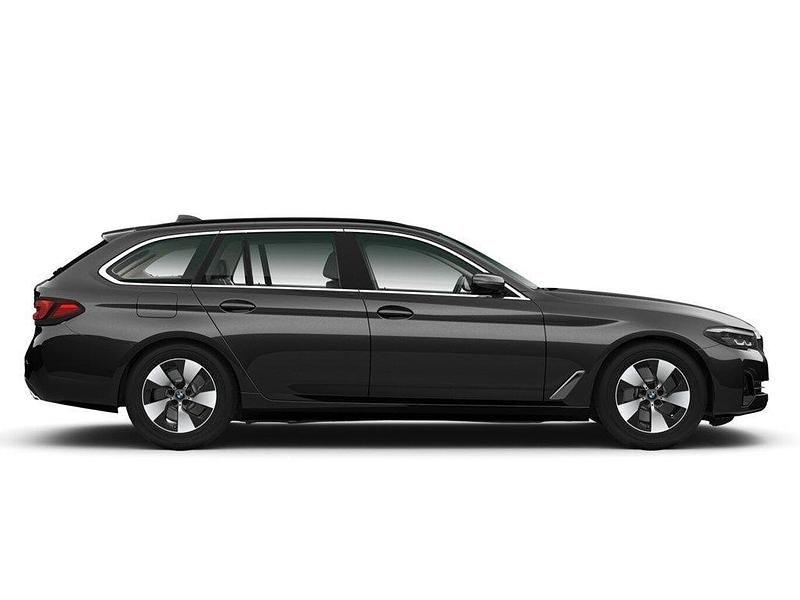 Gebraucht BMW 520 Performance 190 PS (139 kW) 2022 Black sapphire metallic (schwarz) Kombi