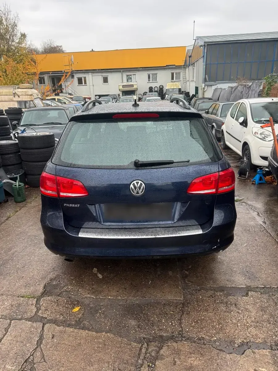 Gebraucht VW Passat 136 PS (100 kW) 2013 Blau Kombi