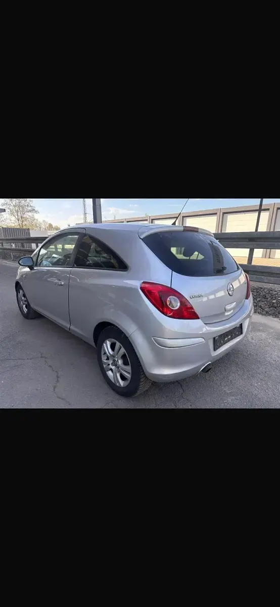Gebraucht Opel Corsa 69 PS (50 kW) 2011 Grau Kleinwagen