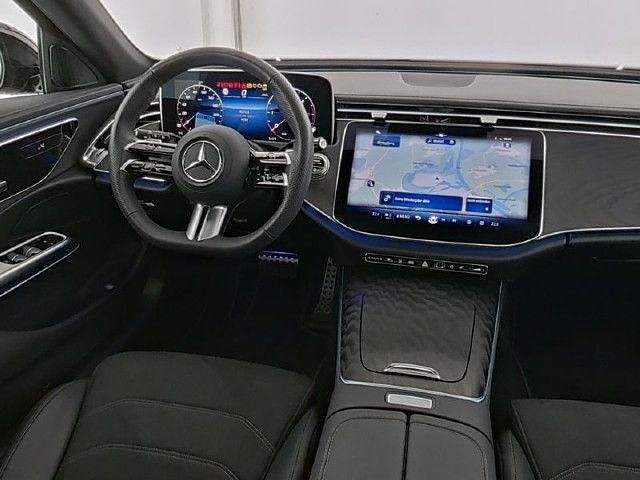 Gebraucht Mercedes E220 AMG 197 PS (144 kW) 2025 Rot Limousine