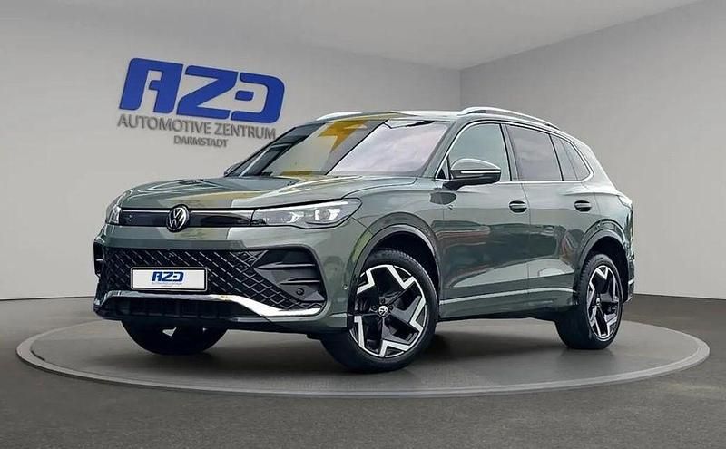 Cipressinogrün metallic Gebraucht 2025 VW Tiguan R-line SUV | 44.944 € (Superpreis) - Bild 1/4