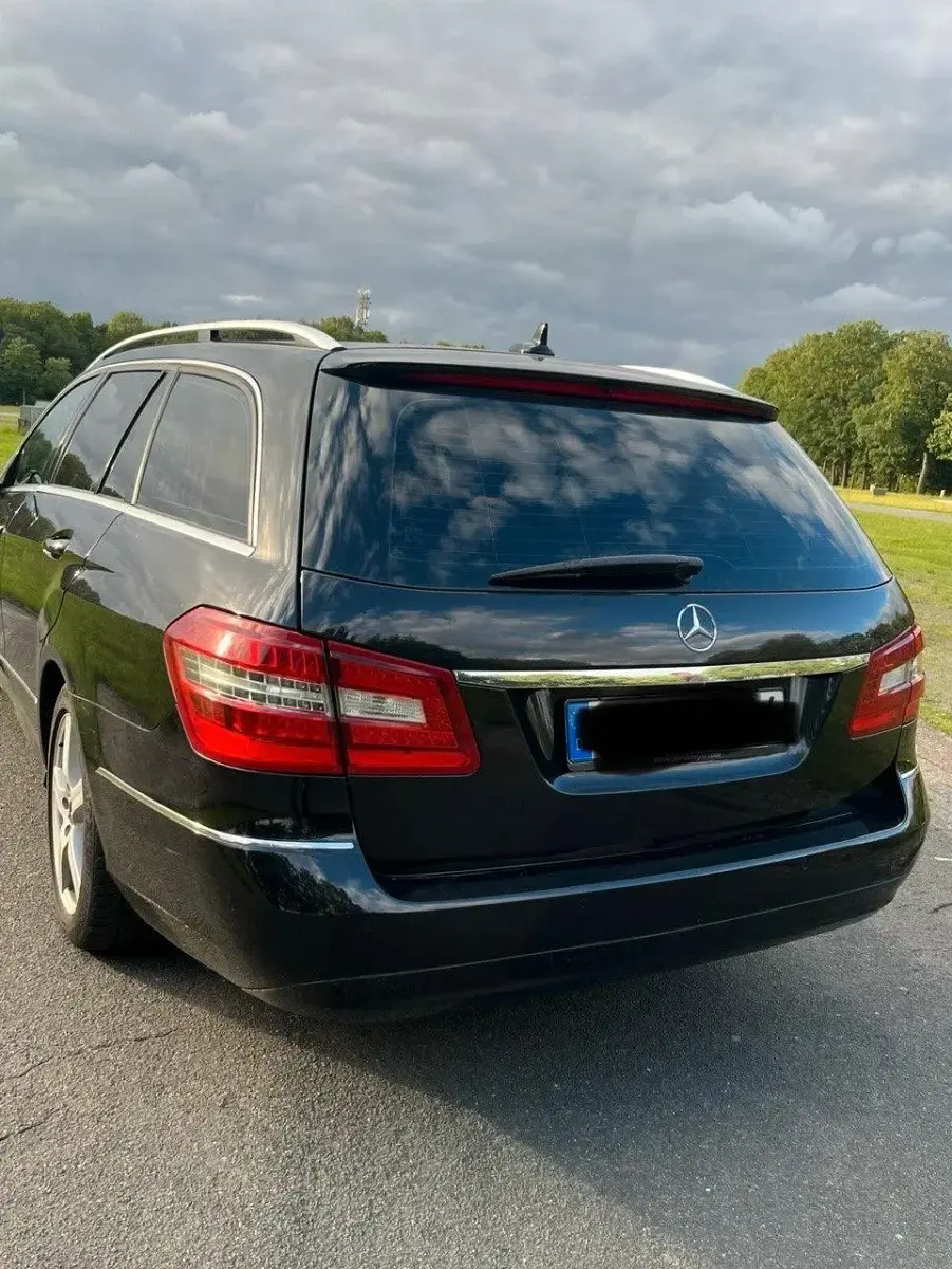 Gebraucht Mercedes E200 136 PS (100 kW) 2010 Schwarz Kombi