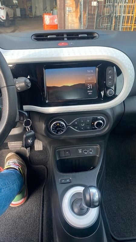 Weiß Gebraucht 2022 Renault Twingo Kleinwagen | 9.100 € (Superpreis) - Bild 1/4