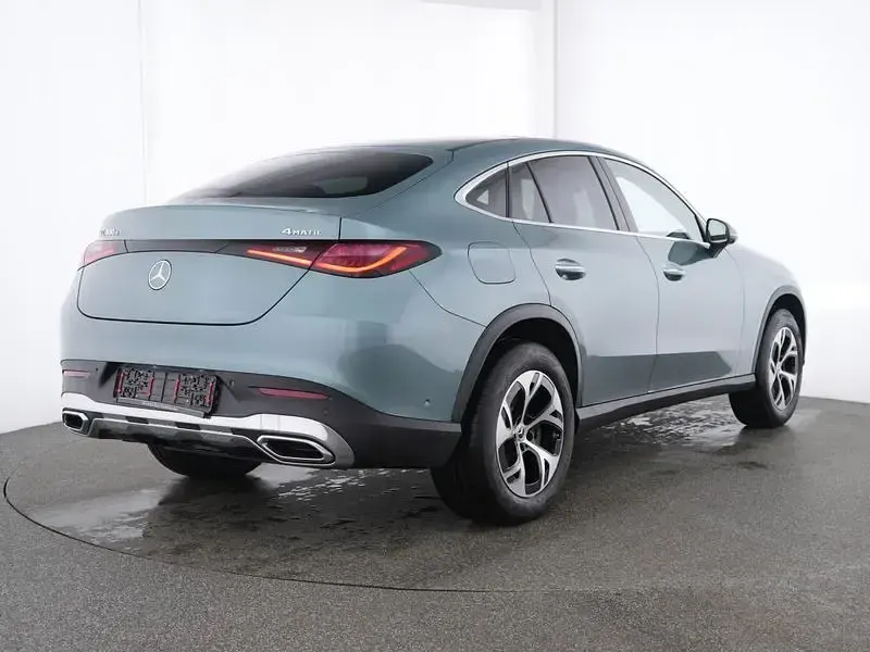 Gebraucht Mercedes GLC300e Avantgarde 313 PS (230 kW) 2025 Silber Coupé