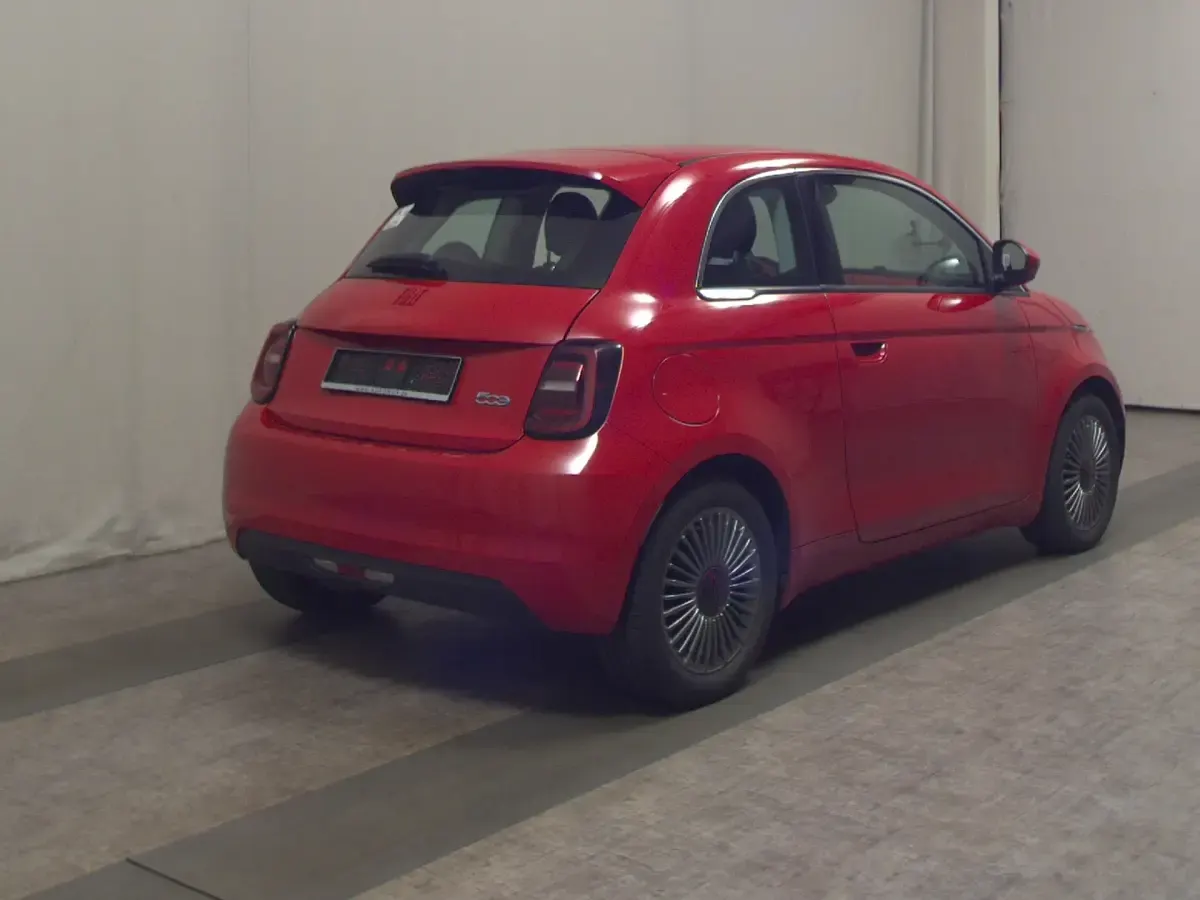 Gebraucht Fiat 500e 86 kW (118 PS) 2022 Rot Limousine