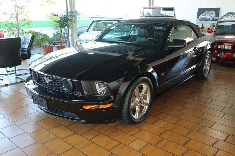 Schwarz Gebraucht 2008 Ford Mustang GT Cabrio | 25.990 € (Teuer) - Bild 1/4