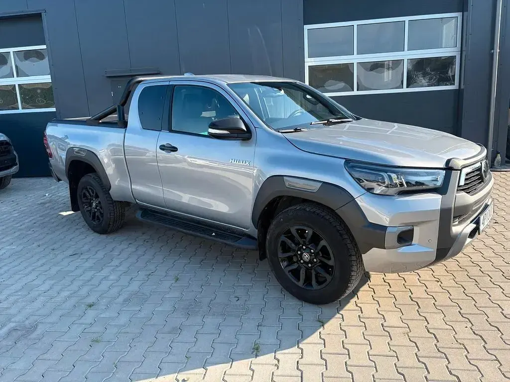 Gebraucht Toyota HiLux 204 PS (150 kW) 2022 Weiß Pickup
