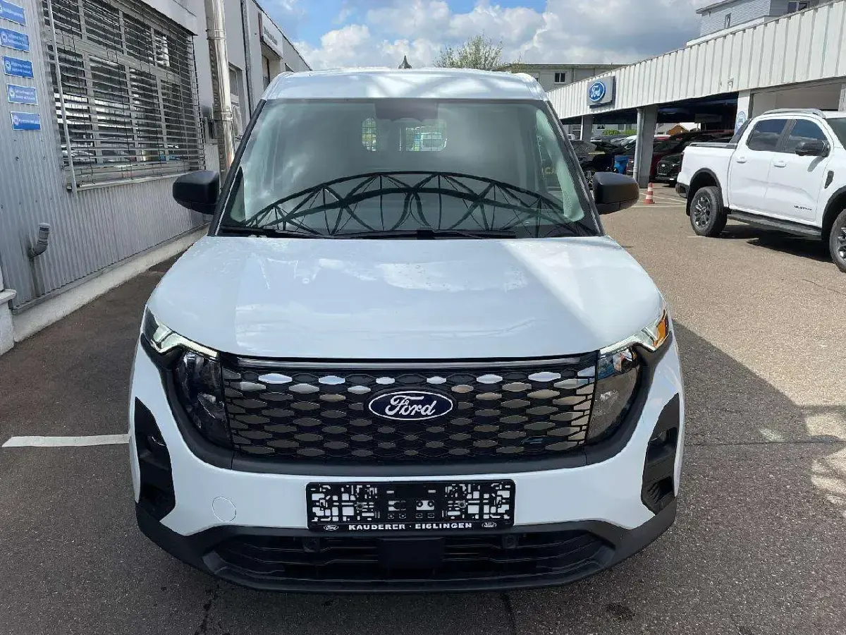 Neu Ford Transit Courier Trend 100 kW (136 PS) 2025 Frostweiß Van