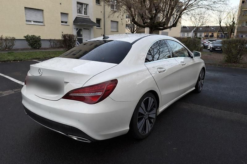Gebraucht Mercedes 180 2017 Weiß Limousine
