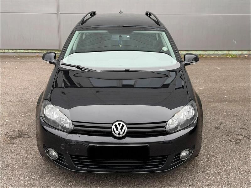 Gebraucht VW Golf VII 105 PS (77 kW) 2014 Schwarz Kombi