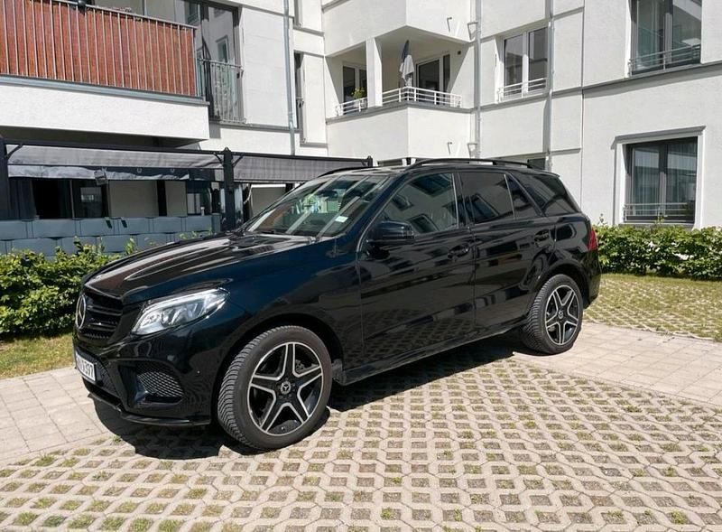 Schwarz Gebraucht 2017 Mercedes GLE350 Limousine | 26.500 € (Superpreis) - Bild 1/4