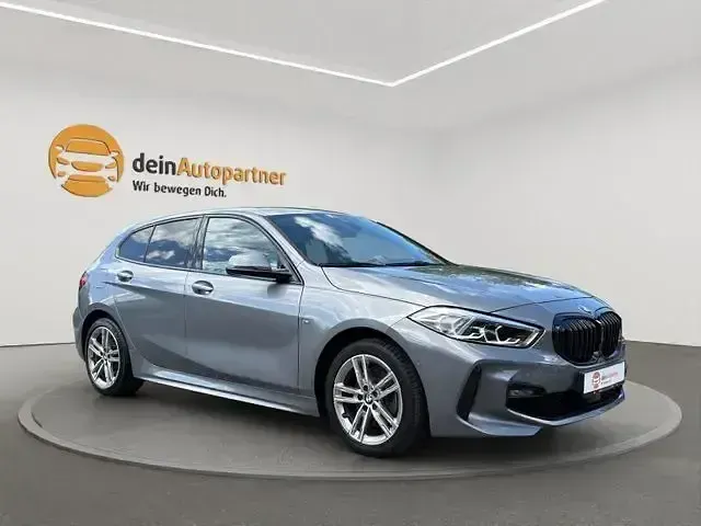 Gebraucht BMW 118 M Sport 136 PS (100 kW) 2024 Skyscraper grau Kleinwagen