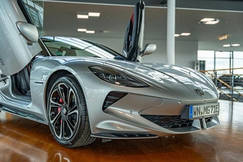 Gebraucht MG Cyberster 375 kW (510 PS) 2025 Silber Cabrio