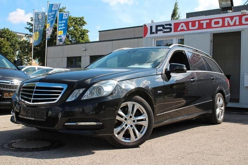 Schwarz Gebraucht 2011 Mercedes E250 Kombi | 5.490 € (Superpreis) - Bild 1/4