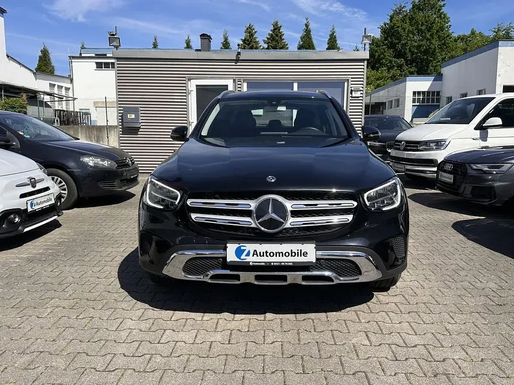 Gebraucht Mercedes GLC220 194 PS (142 kW) 2019 Obsidianschwarz  metalliclack SUV
