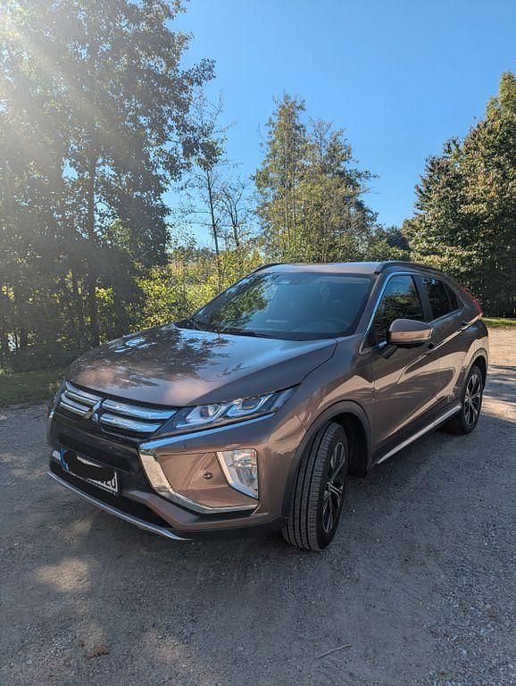 Braun Gebraucht 2019 Mitsubishi Eclipse Cross SUV | 12.900 € (Superpreis) - Bild 1/4