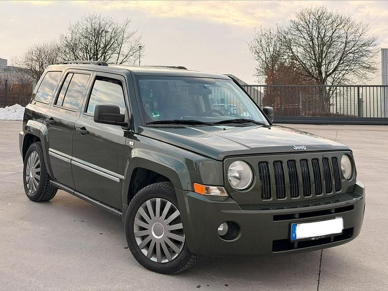 Grün Gebraucht 2008 Jeep Patriot SUV | 3.200 € (Superpreis) - Bild 1/4