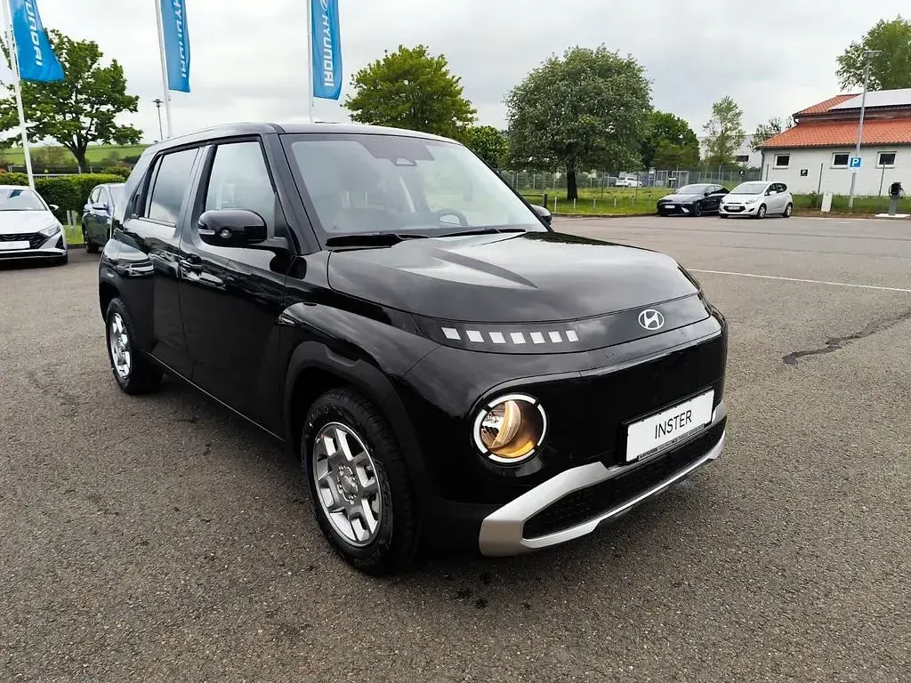 Gebraucht Hyundai Inster Trend 85 kW (116 PS) 2026 Schwarz Kleinwagen