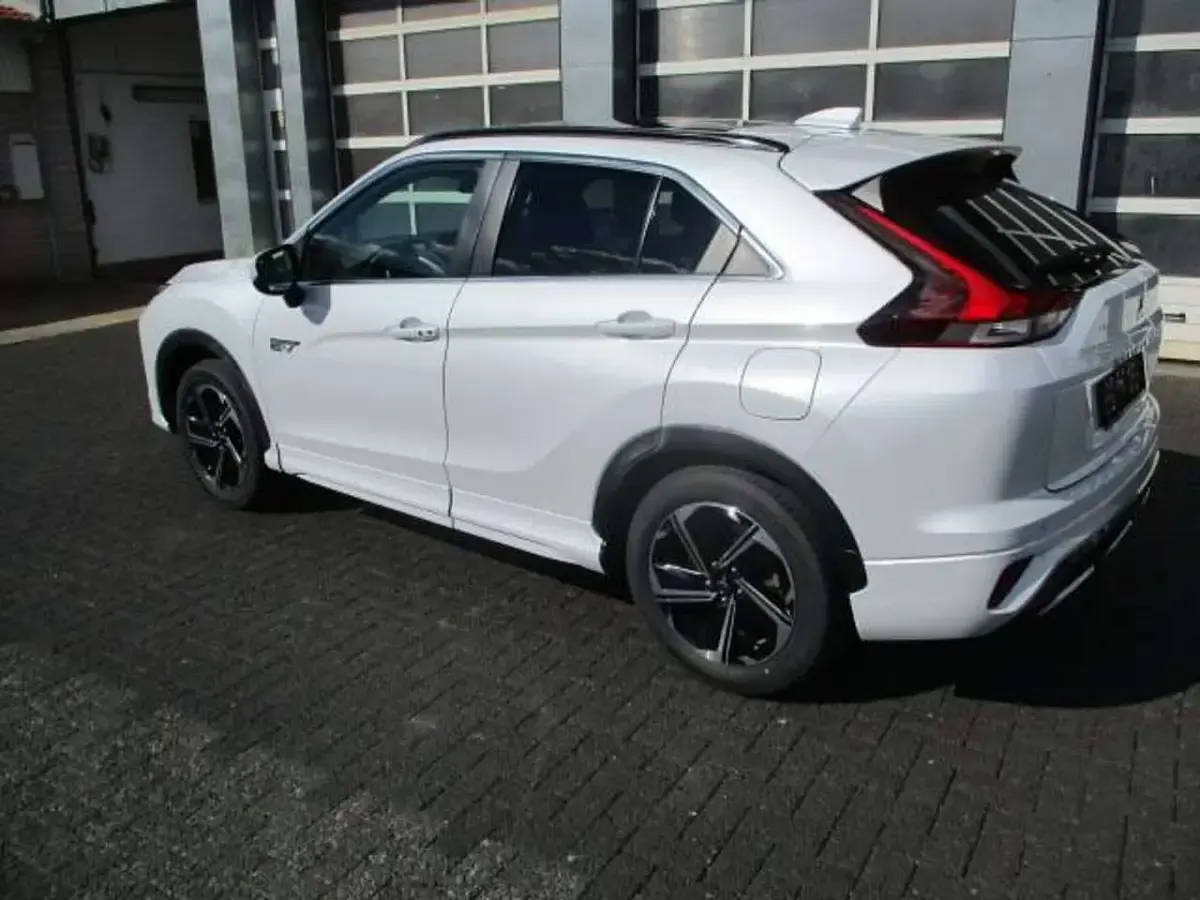 Gebraucht Mitsubishi Eclipse Cross Top 188 PS (138 kW) 2021 Weiß SUV