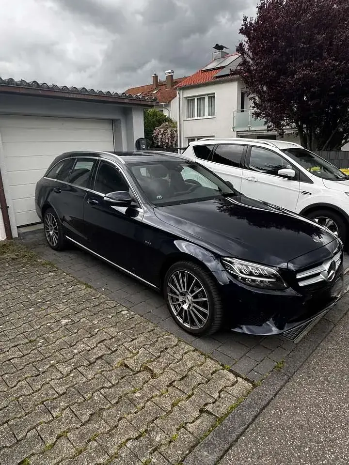 Gebraucht Mercedes C300e 211 PS (155 kW) 2021 Blau Kombi