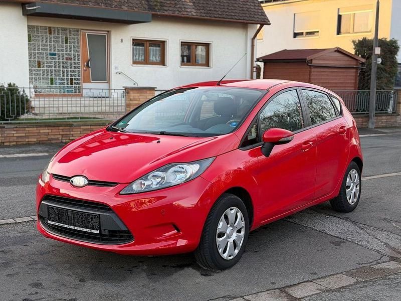 Gebraucht Ford Fiesta Trend 60 PS (44 kW) 2010 Rot Limousine