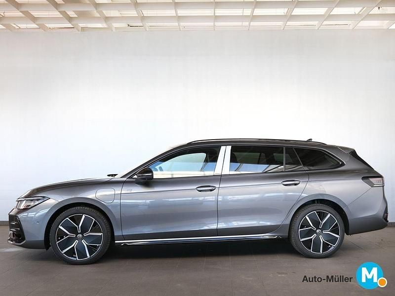 Neu VW Passat R-line 177 PS (130 kW) 2026 Grau Kombi