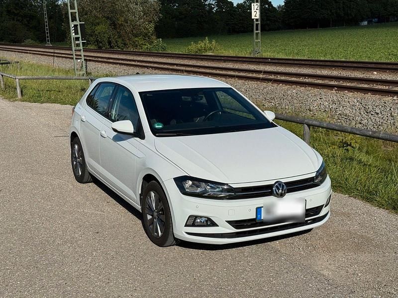 Weiß Gebraucht 2018 VW Polo Highline Kleinwagen | 14.400 € (Fairer Preis) - Bild 1/4