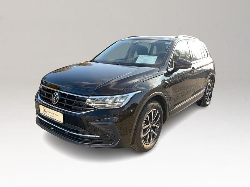 Gebraucht VW Tiguan Life 150 PS (110 kW) 2022 Schwarz SUV
