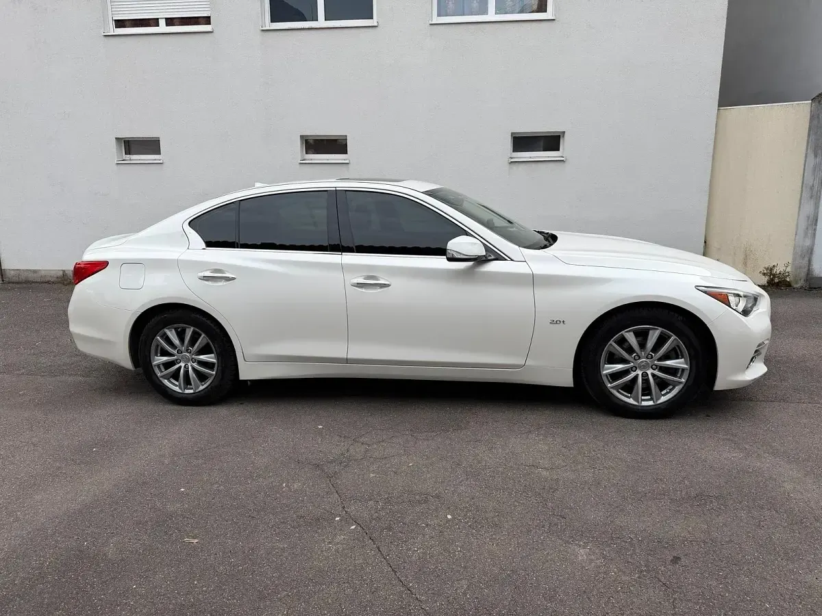 Gebraucht Infiniti Q50 211 PS (155 kW) 2016 Weiß Limousine