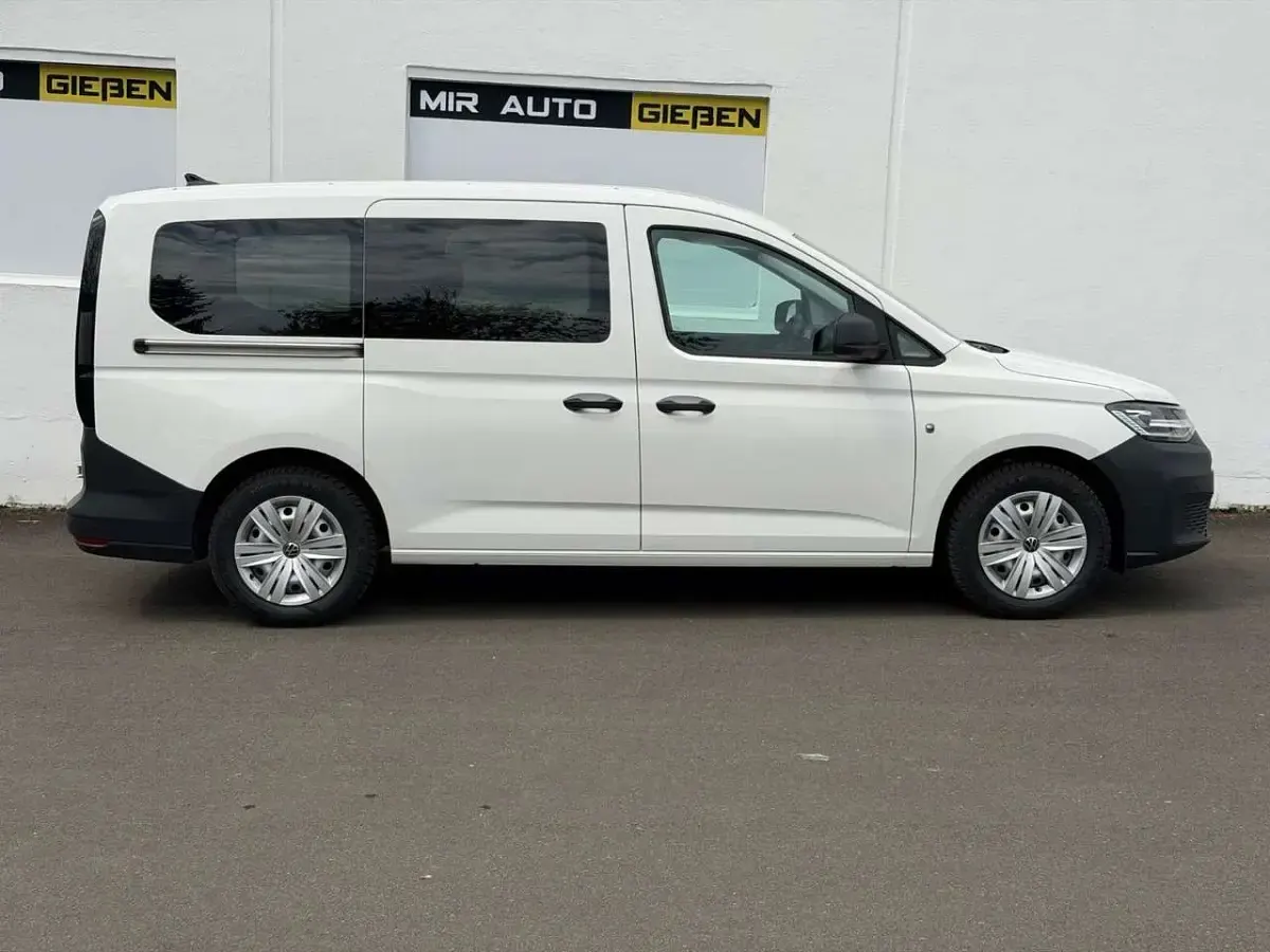 Gebraucht VW Caddy Maxi 102 PS (75 kW) 2023 Candyweiss Van / Kleinbus