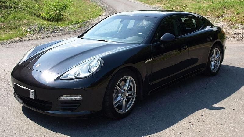 Gebraucht Porsche Panamera 250 PS (183 kW) 2012 Schwarz Kleinwagen