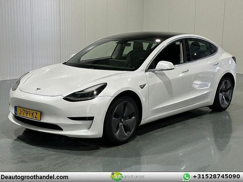 Weiß Gebraucht 2020 Tesla Model 3 Standard Range Limousine | 18.029 € (Superpreis) - Bild 1/4