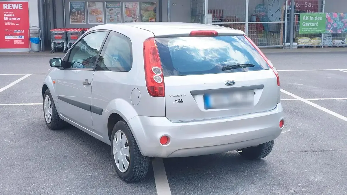 Gebraucht Ford Fiesta Fun X 80 PS (58 kW) 2007 Silber Kleinwagen
