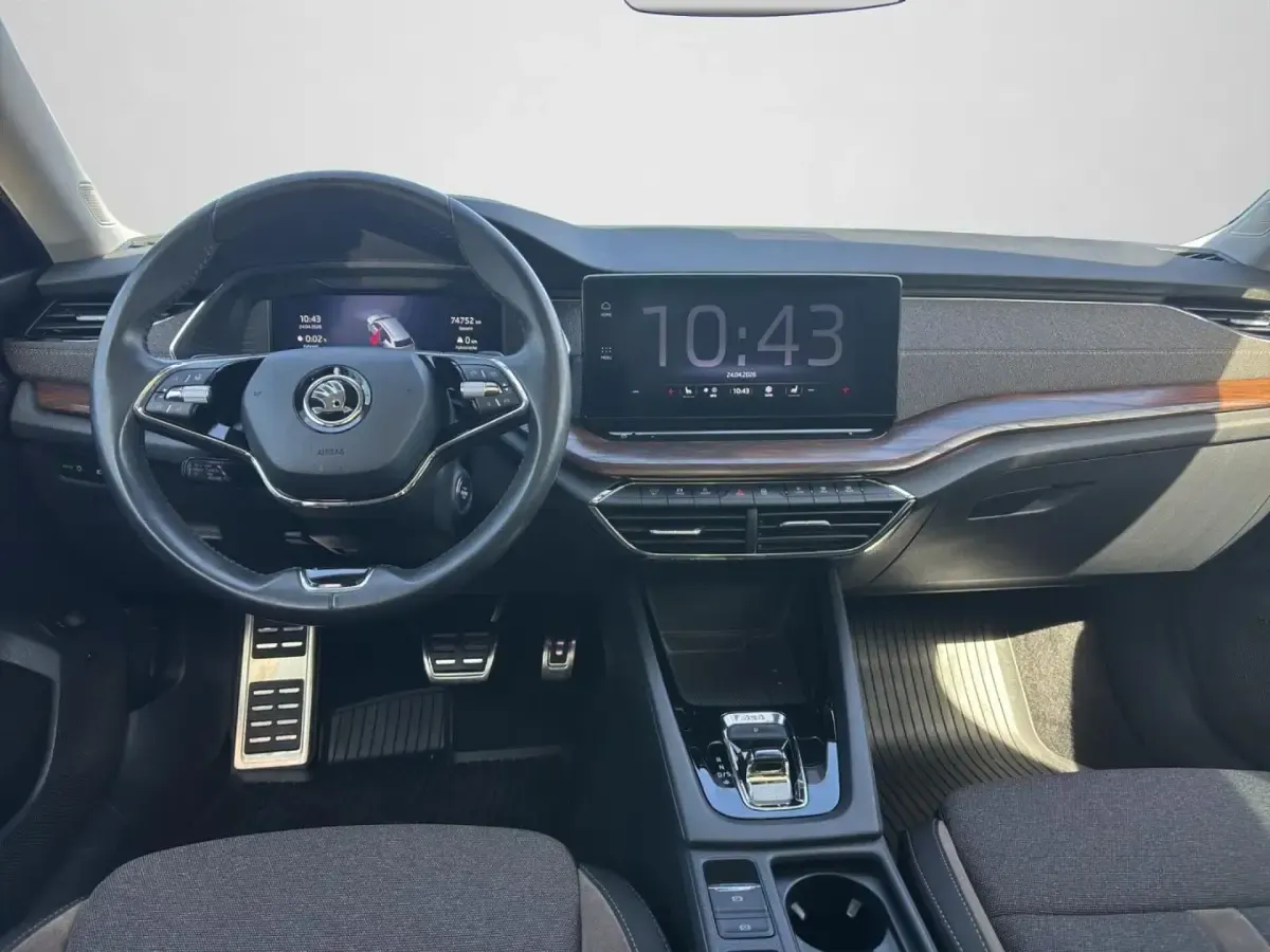 Używany Skoda Octavia 200 KM (147 kW) 2021 Niebieski Sedan/Limuzyna
