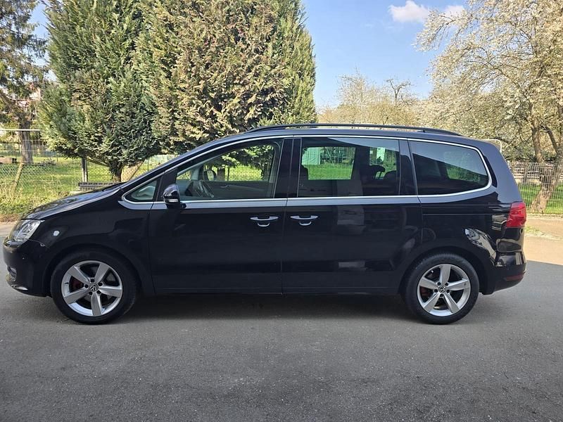 Second-hand VW Sharan 177 CP (130 kW) 2014 Negru Monovolum