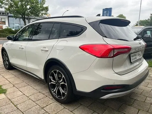 Gebraucht Ford Focus Active 125 PS (91 kW) 2019 Weiß Limousine