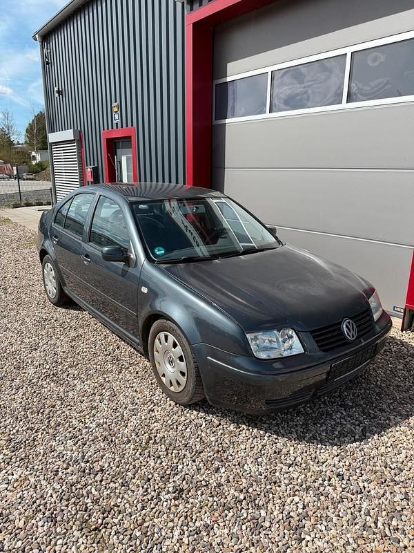 Gebraucht VW Bora 116 PS (85 kW) 2001 Grau Limousine