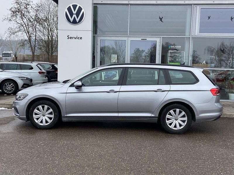 Gebraucht VW Passat 150 PS (110 kW) 2022 Silber Kombi