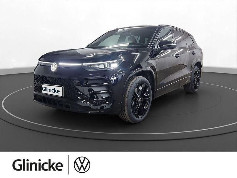 Grenadillschwarz metallic Neu 2026 VW Tayron R-line SUV | 62.450 € (Etwas zu teuer) - Bild 1/3