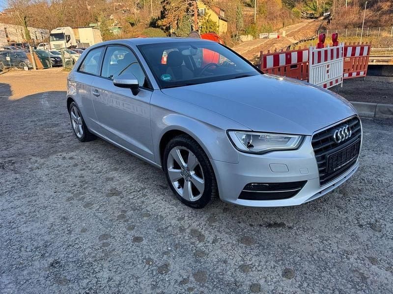 Gebraucht Audi A3 Attraction 122 PS (89 kW) 2013 Silber Limousine