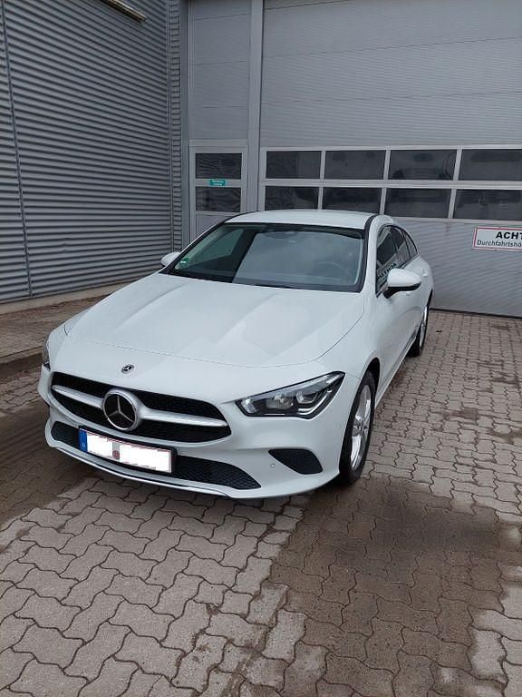Gebraucht Mercedes CLA250e 218 PS (160 kW) 2022 Silber Limousine
