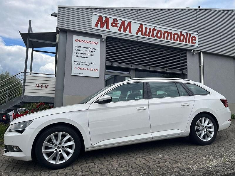 Weiß Gebraucht 2018 Skoda Superb Ambition Kombi | 12.900 € (Guter Preis) - Bild 1/4
